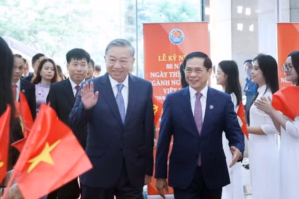 Chặng đường 80 năm vẻ vang của nền ngoại giao Việt Nam vì sự nghiệp đấu tranh, bảo vệ và xây dựng đất nước 