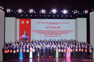 Tổng Bí thư, Chủ tịch nước Tô Lâm dự Lễ công bố các nghị quyết, quyết định về sáp nhập đơn vị hành chính tại TP Hồ Chí Minh, ngày 30/6/2025. Ảnh: TTXVN
