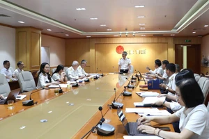 Quang cảnh cuộc họp