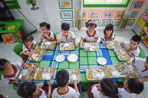 Nhiều trường học đã triển khai Mô hình điểm về bữa ăn học đường giúp cải thiện tình trạng dinh dưỡng cho học sinh.