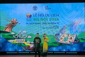 Không khí khai mạc chương trình.