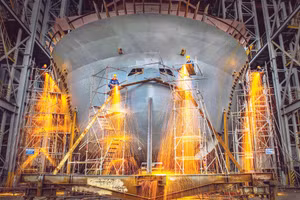 Ngành đóng tàu Việt Nam vươn ra “biển lớn”. Ảnh: THÀNH ĐẠT