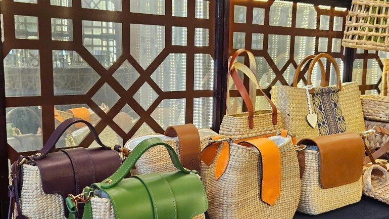 Các sản phẩm từ cỏ năn tượng. 4a-5015.jpg