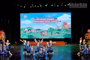 Tiết mục văn nghệ chào mừng năm học mới do các bé Trường mầm non B biểu diễn.