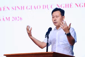 Thứ trưởng Giáo dục và Đào tạo Lê Quân phát biểu tại hội nghị