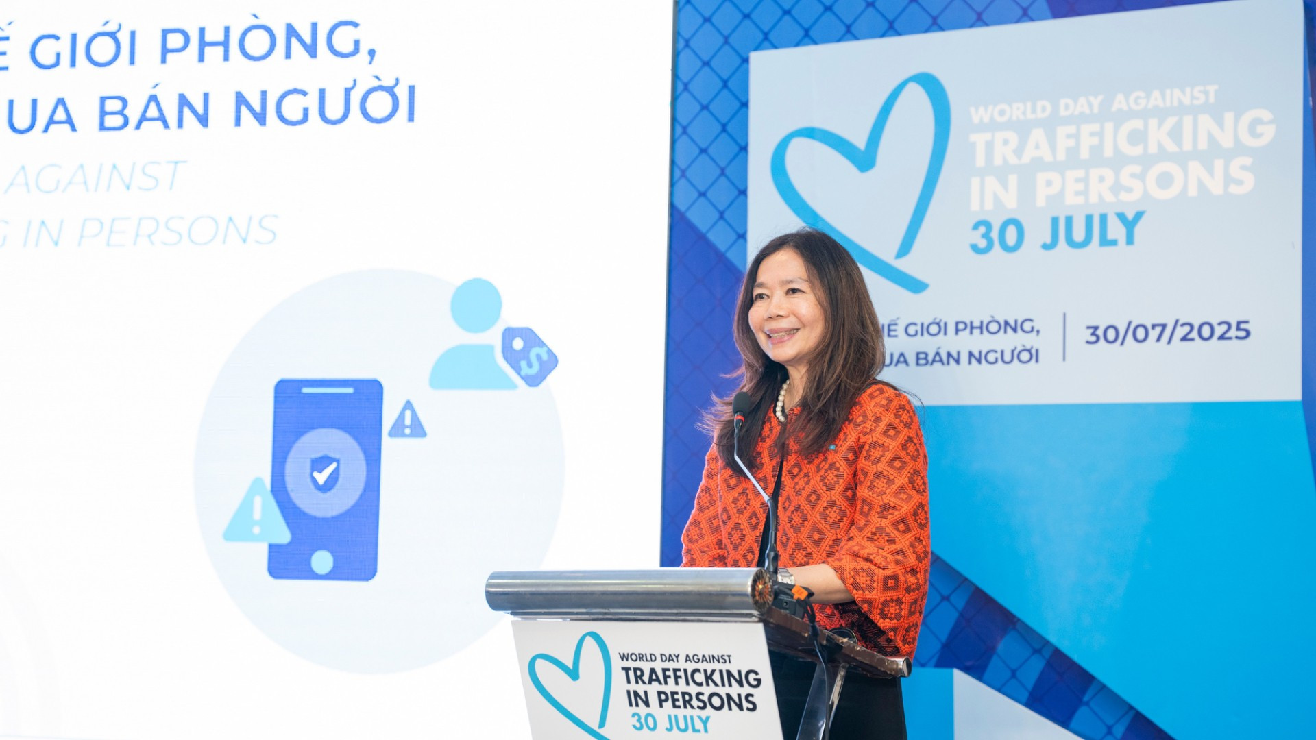 Bà Pauline Tamesis, Điều phối viên thường trú Liên hợp quốc tại Việt Nam chia sẻ tại sự kiện. (Ảnh: IOM) dsc03498-8593.jpg