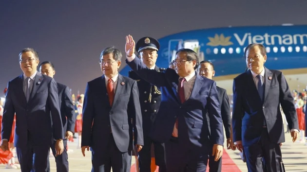 Thủ tướng Phạm Minh Chính đến Thiên Tân, bắt đầu chuyến tham dự Hội nghị Thượng đỉnh Tổ chức Hợp tác Thượng Hải (SCO) 2025. (Ảnh: Dương Giang/TTXVN )