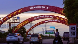 Mọi đổi mới đều hướng đến phát triển, chắc hẳn anh Nguyễn Hoàng Sơn cũng muốn lan tỏa thông điệp ấy khi đăng tải những hình ảnh tham gia trend Tỉnh xưa tên cũ.