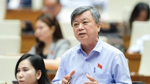Đại biểu Quốc hội Trương Trọng Nghĩa tham gia thảo luận tại Hội trường Diên Hồng, Nhà Quốc hội.