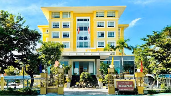 Năm 2025, Thuế thành phố Huế đã thể hiện rõ bản lĩnh điều hành, nỗ lực đổi mới và tinh thần trách nhiệm cao khi hoàn thành vượt mức các chỉ tiêu thu ngân sách.