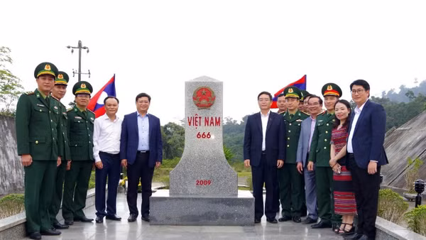 Lãnh đạo thành phố Huế thăm, kiểm tra tại tuyến biên giới đất liền thành phố.