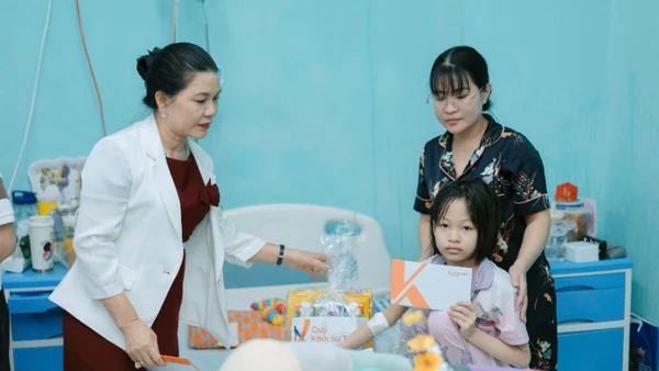 Quỹ Khởi Sự Từ Tâm phối hợp cùng Bệnh viện Trung ương Huế tổ chức chương trình “Gieo Xuân mùa 3 - Hạnh phúc nảy mầm”.