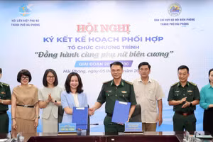 Ký kết chương trình “Đồng hành cùng phụ nữ biên cương” giai đoạn 2026-2030 giữa Bộ đội biên phòng và Hội liên hiệp Phụ nữ Hải Phòng. (Ảnh: NGUYỄN KHÁNH)