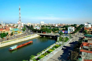 Hình ảnh Hoa Lư, Ninh Bình từ trên cao. (Ảnh TRƯỜNG HUY)