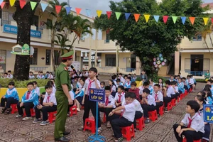 Công an phường Kon Tum thường xuyên tổ chức tuyên truyền, phổ biến pháp luật cho học sinh.