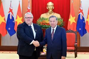 Tổng Bí thư Tô Lâm tiếp Chủ tịch Quốc hội New Zealand Gerry Brownlee. (Ảnh: ĐĂNG KHOA)