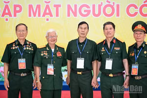 Các đại biểu dự Gặp mặt người có công và nhân chứng lịch sử năm 2025. (Ảnh THÀNH ĐẠT)