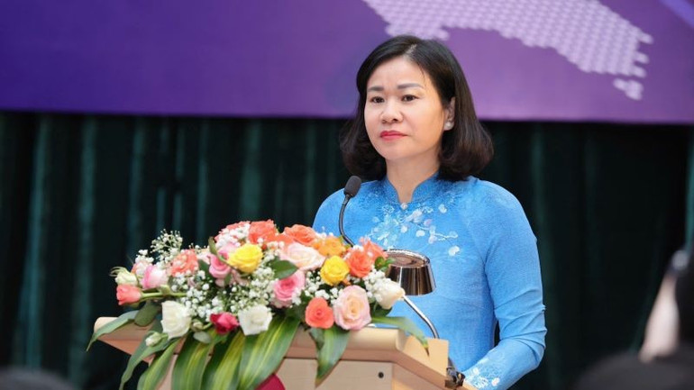 Chủ tịch Hội Liên hiệp Phụ nữ Việt Nam Nguyễn Thị Tuyến phát biểu khai mạc hội thảo. z6693198949855-052bd74a3763e85b19584522ac5ee690.jpg