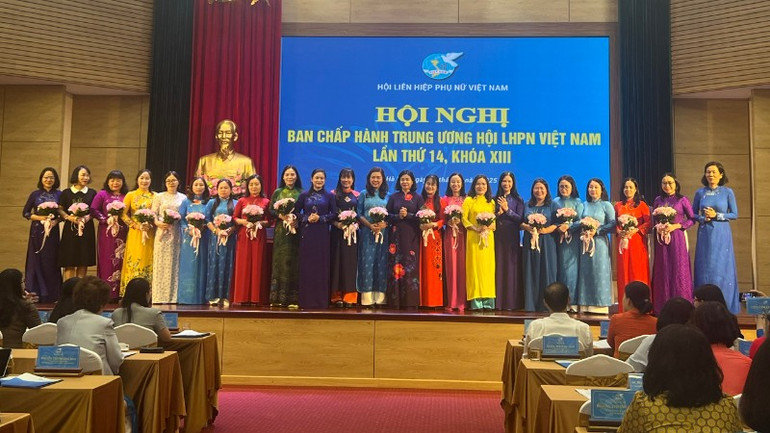Kiện toàn nhân sự Ban Chấp hành Trung ương Hội Liên hiệp Phụ nữ Việt Nam. z6988299229655-e9623c4b3402da98af7468a105f51a30-3086.jpg