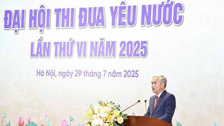 Ông Vũ Anh Tuấn, Tổng Giám đốc TKV, Chủ tịch Hội đồng Thi đua-Khen thưởng TKV báo cáo tại Đại hội. z6851987738565-e3868aa2b145e6603d84bf1e2fc36bc4-2036.jpg
