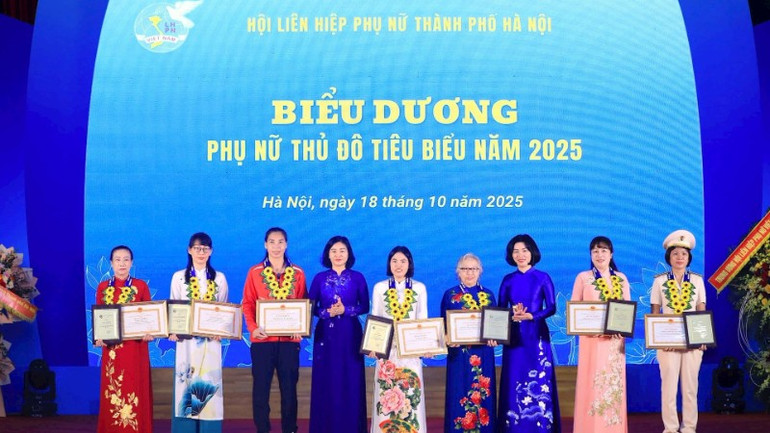 Vinh danh Phụ nữ Thủ đô tiêu biểu năm 2025. bieu-duong-phunuwx-tieu-bieu1-1-5776.jpg
