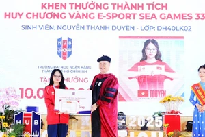 Tuyên dương nữ sinh viên giành Huy chương vàng SEA Games 33