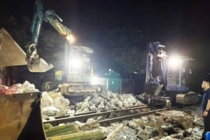 Nỗ lực sửa đường, sớm thông tuyến.