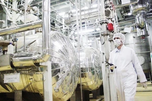 Nhân viên làm việc tại cơ sở hạt nhân Isfahan của Iran. Ảnh: GETTYIMAGES