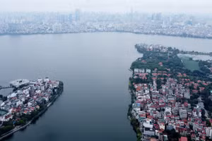 Một góc Hồ Tây. Ảnh: MINH KHIẾU
