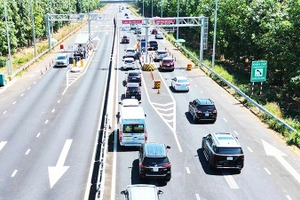 Sớm khắc phục lỗi hệ thống thu phí cao tốc Phan Thiết-Dầu Giây​