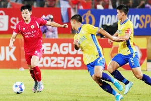 Đình Bắc vẫn chưa ghi bàn sau 9 trận tại V.League. Ảnh: KHIẾU MINH
