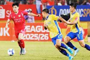 Đình Bắc vẫn chưa ghi bàn sau 9 trận tại V.League. Ảnh: KHIẾU MINH