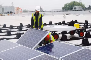 Khuynh hướng chuyển đổi sang năng lượng tái tạo đang được đẩy nhanh hơn. Ảnh: GETTYIMAGES