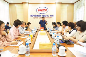 Hiệp hội Ngân hàng góp ý dự thảo Thông tư quy định về hoạt động trong lĩnh vực quản lý nợ và khai thác tài sản. Ảnh: NGỌC LÊ