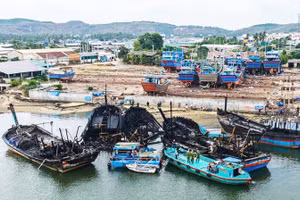 Hiện trường vụ cháy tại Cảng cá Tam Quan (Gia Lai) ngày 9/7. Ảnh: DŨNG NHÂN