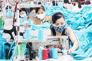 Người lao động mong muốn được điều chỉnh tiền lương để giảm bớt áp lực chi tiêu hằng ngày.