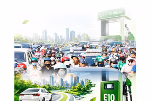 Tâm lý e ngại ban đầu đối với xăng E10 dần được xóa bỏ thông qua công tác truyền thông và thực tế sử dụng. Ảnh: KHIẾU MINH
