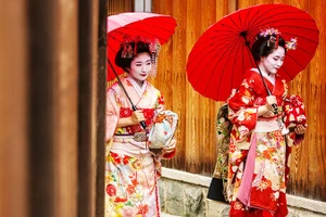 Những nàng geisha Nhật Bản qua ống kính của các nhiếp ảnh gia phương Tây. Ảnh: BOKKSU