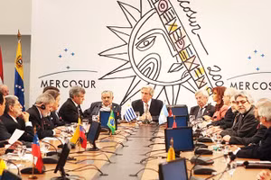 Một cuộc họp của các nhà lãnh đạo Mercosur và đối tác. Ảnh: AP