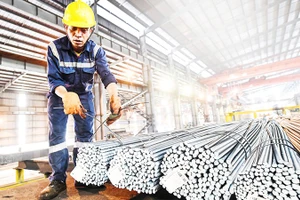 Nhiều biện pháp đã được áp dụng nhằm tháo gỡ thực trạng thiếu nguồn cung vật liệu xây dựng, nhất là đối với các công trình cấp thiết mang tầm cỡ quốc gia. Ảnh: THÀNH ĐẠT