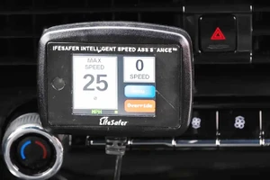 Thiết bị giới hạn tốc độ giúp hình thành thói quen lái xe an toàn hơn. Ảnh: THE NEW YORK POST