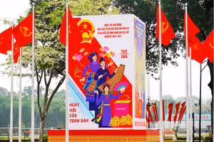 Đường phố Hà Nội trang hoàng rực rỡ chào mừng ngày bầu cử đại biểu Quốc hội và HĐND các cấp.