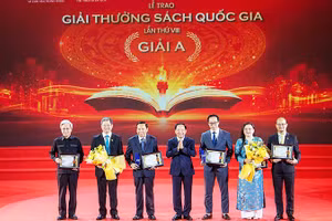 Trao giải A sách quốc gia lần thứ 8.