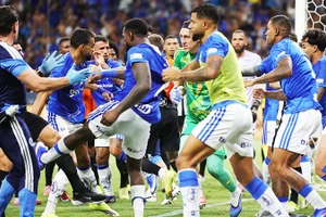 Chuyện chỉ có ở bóng đá Brazil