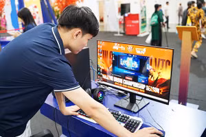 Những công cụ mới xuất hiện liên tục khiến kỹ sư lập trình phải cập nhật kỹ năng thường xuyên. Ảnh: NAM ANH