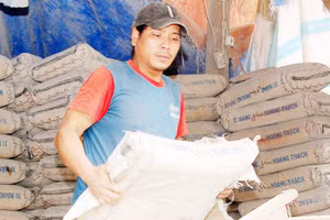 Từ đầu năm 2026, giá vật liệu xây dựng đồng loạt tăng 15-40%. Ảnh: SONG ANH