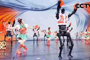 Robot hình người xuất hiện tại các đêm hội mừng xuân ở Trung Quốc. Ảnh: CCTV