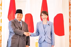 Tổng thống Indonesia Prabowo Subianto (bên trái) gặp gỡ Thủ tướng Takaichi Sanae trong chuyến thăm Nhật Bản. Ảnh: KYODO NEWS