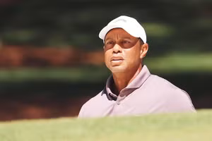 Tiger Woods tạm thời giải nghệ