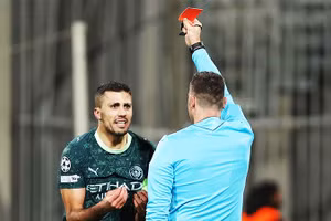 Việc Rodri nhận thẻ đỏ khiến Man City nhận thất bại nặng nề tại Champions League.
